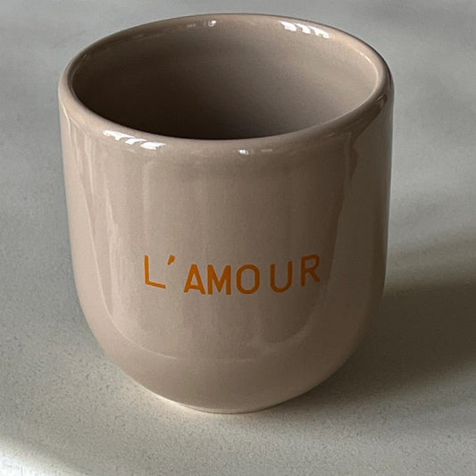 Becher mit Aufschrift L'amour